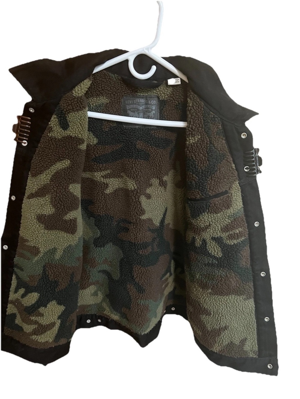 Levi’s 57696-0002 Sherpa Trucker Jacket XL Black Camo Fleece Lined Snap Close